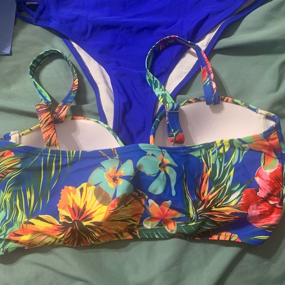 SHEIN 2!piece Hawaiian style bathing suit - Picture 3 of 4